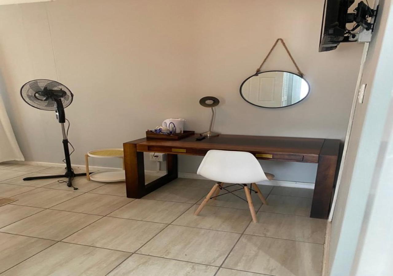 Jodwell Guesthouse East London Bagian luar foto