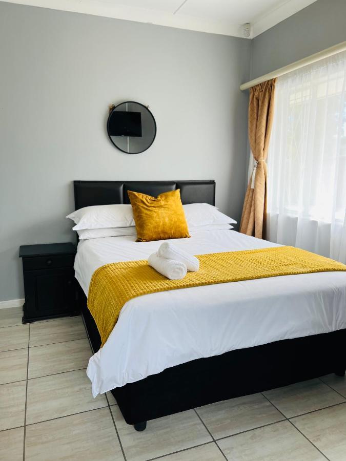 Jodwell Guesthouse East London Bagian luar foto