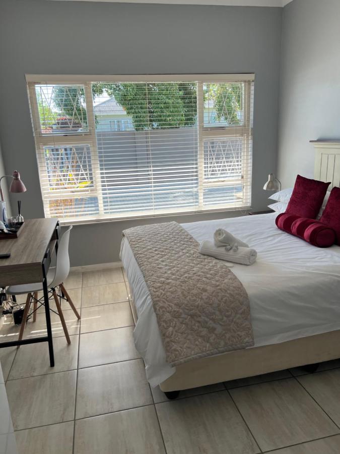 Jodwell Guesthouse East London Bagian luar foto