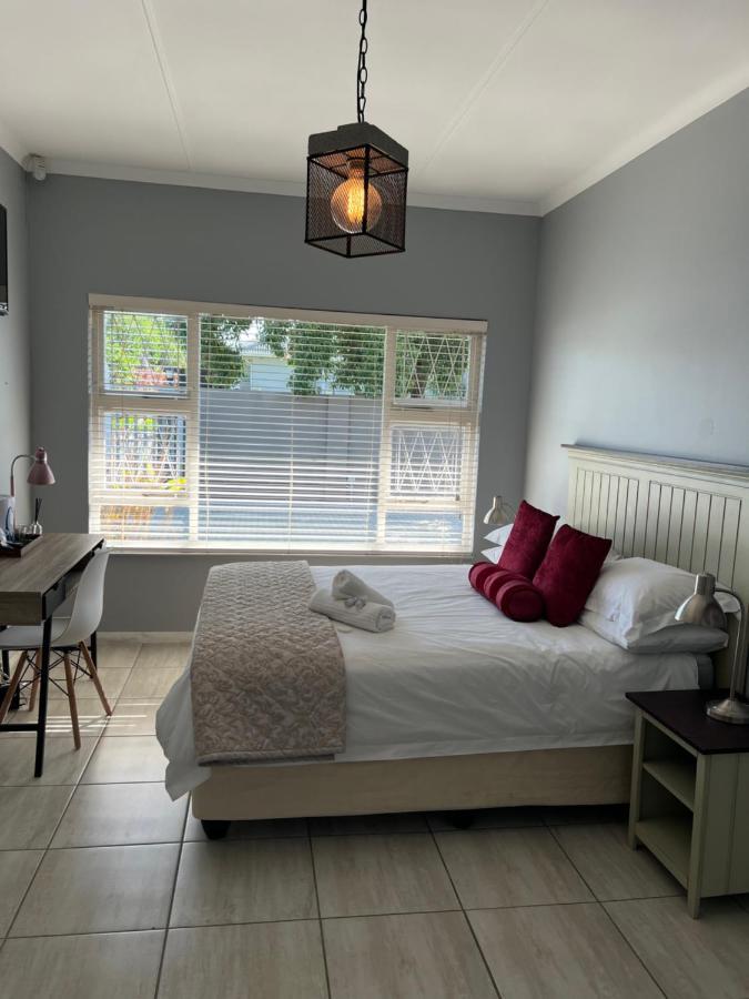Jodwell Guesthouse East London Bagian luar foto