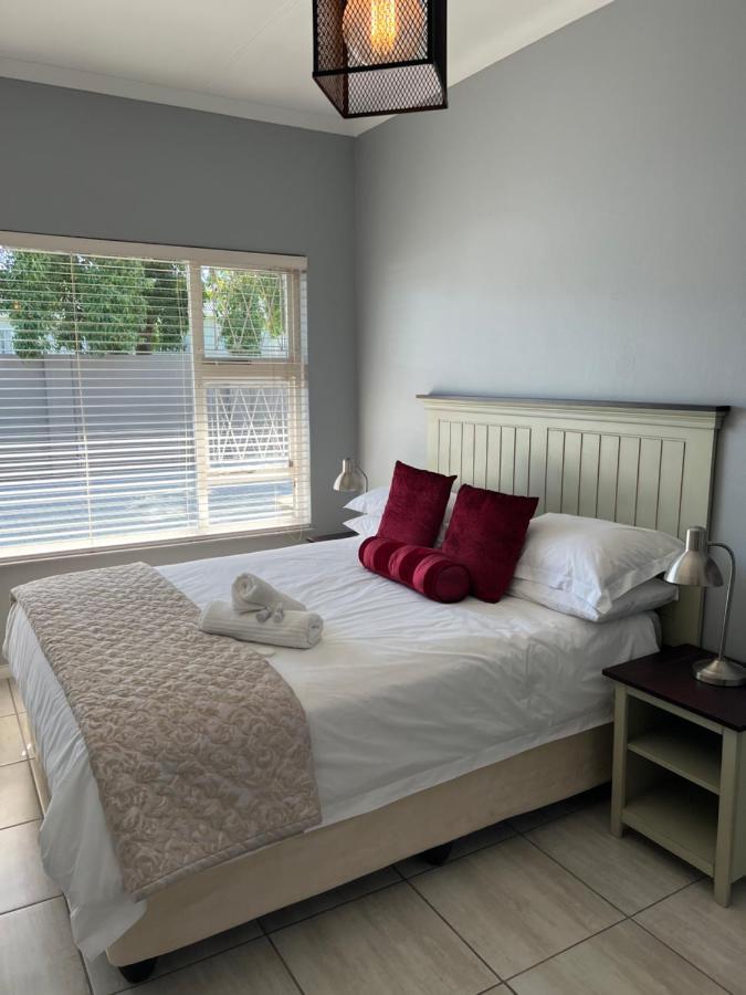 Jodwell Guesthouse East London Bagian luar foto
