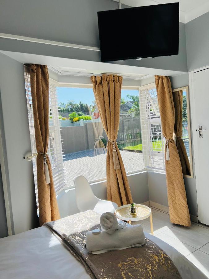 Jodwell Guesthouse East London Bagian luar foto