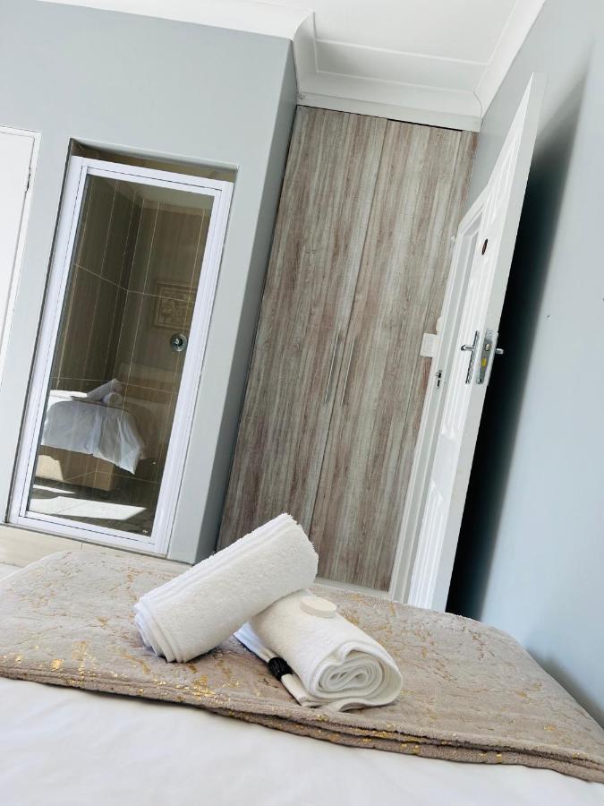 Jodwell Guesthouse East London Bagian luar foto