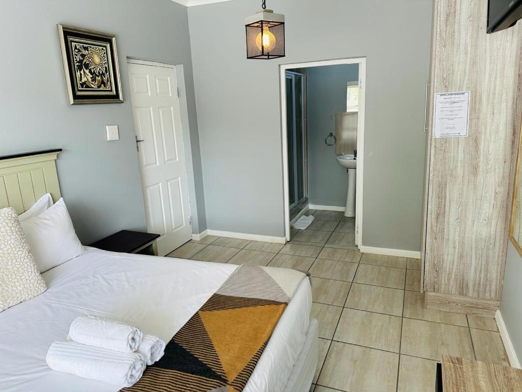 Jodwell Guesthouse East London Bagian luar foto
