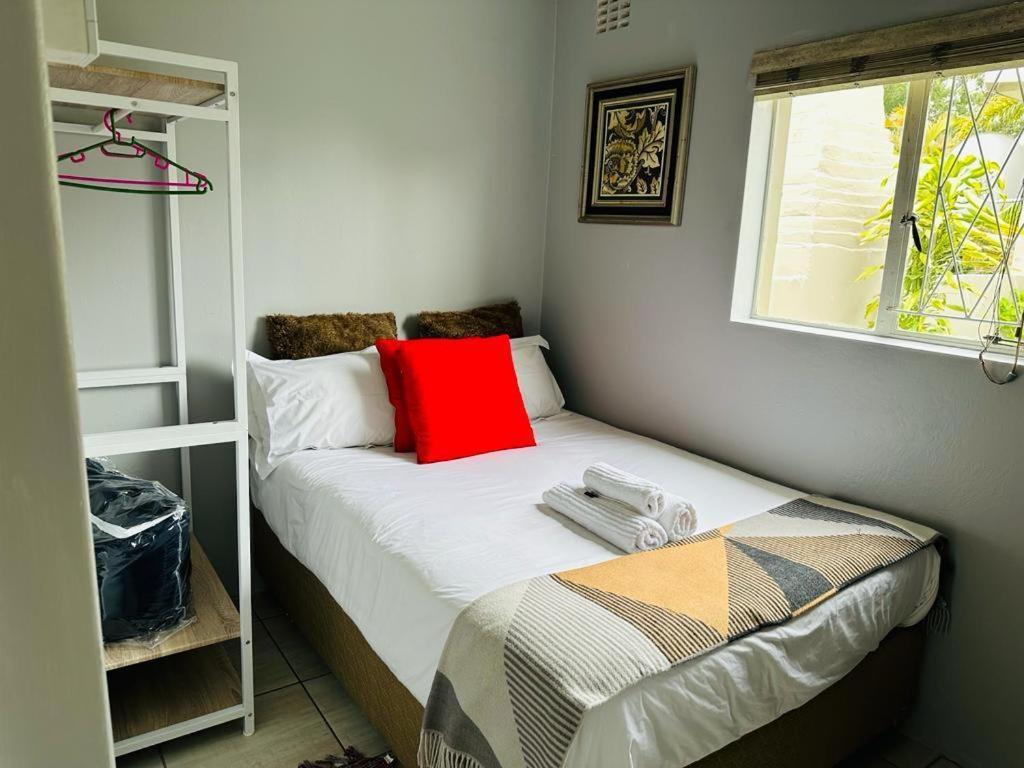 Jodwell Guesthouse East London Bagian luar foto